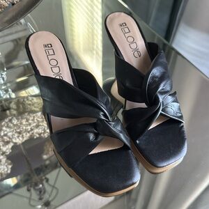 New• Genuine Leather Elodie Black Twisted Strap Heels Made in Spain 🇪🇸